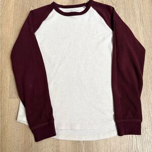 American Eagle Outfitters Men's Maroon and Cream Crewneck Top